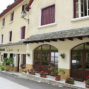 https://de-la-terrasse.hotels-rhonealpes.com